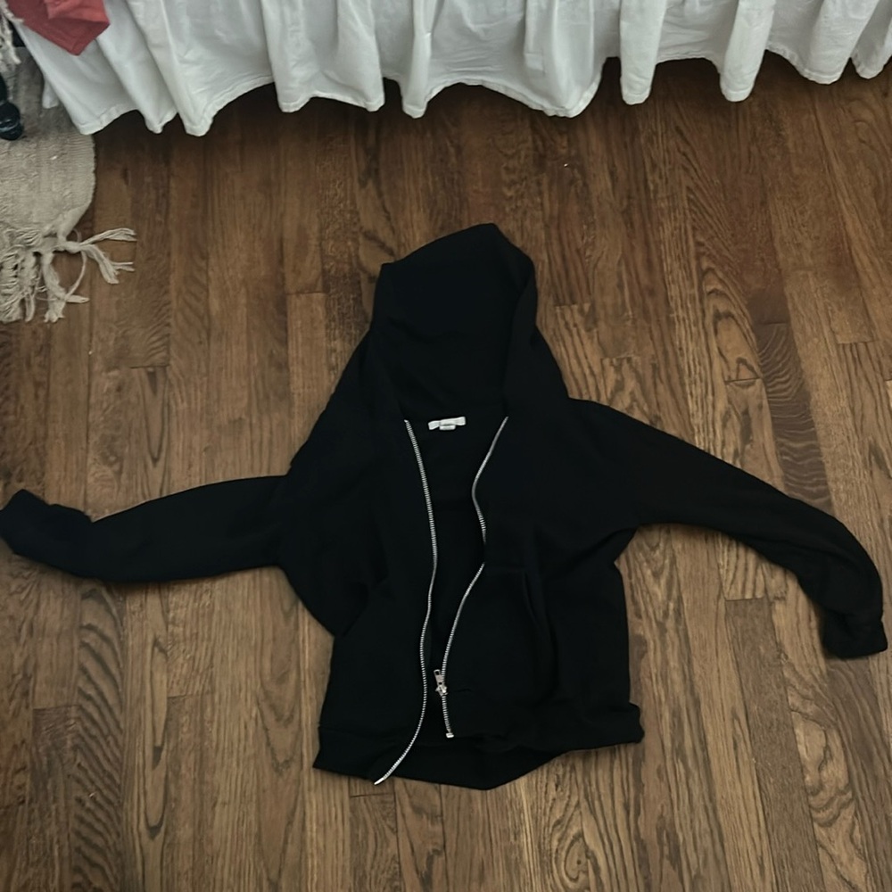 girls black zip up hoodie